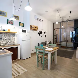  Apartment La Casetta Delle Scienze Italy